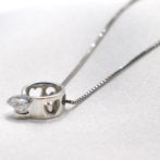 ダイヤモンドのペンダント