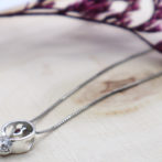 ダイヤモンドのペンダント