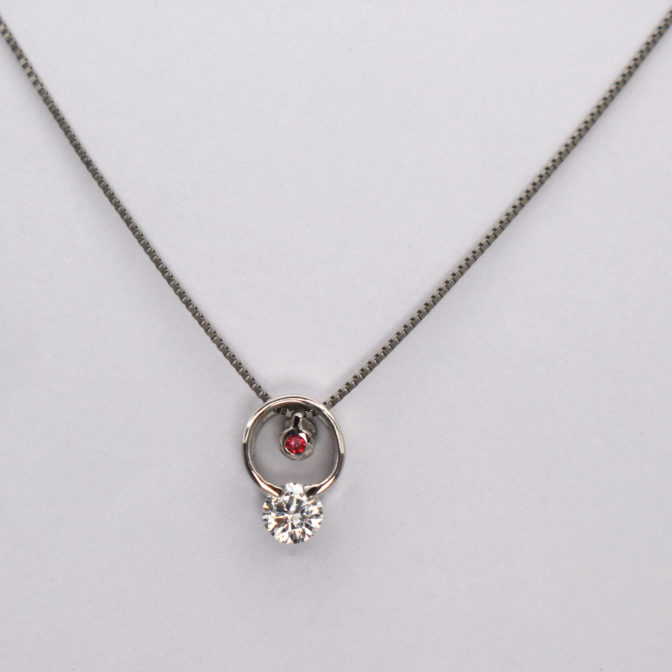 ホースシューネックレス