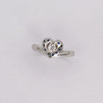 ハートデザインのサファイアリング