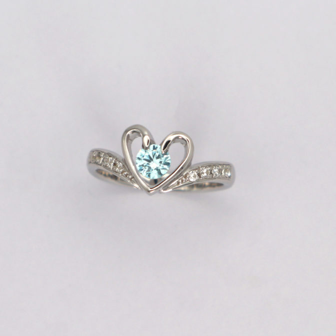 ブルーダイヤのリング