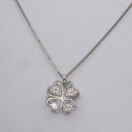 四葉のクローバーネックレス