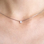 ダイヤネックレス装着