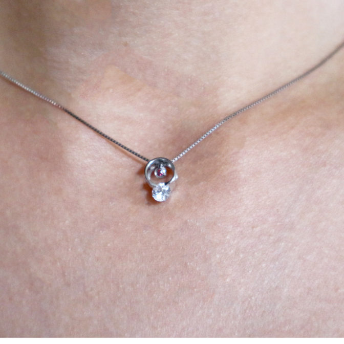 馬蹄ネックレス装着