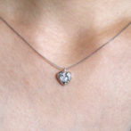 丸ハートネックレス装着